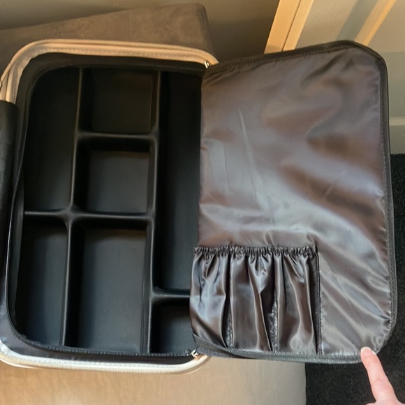 Great Holiday gift! Calista hair tools/ make-up storage case Gray NWT - Picture 7 of 8